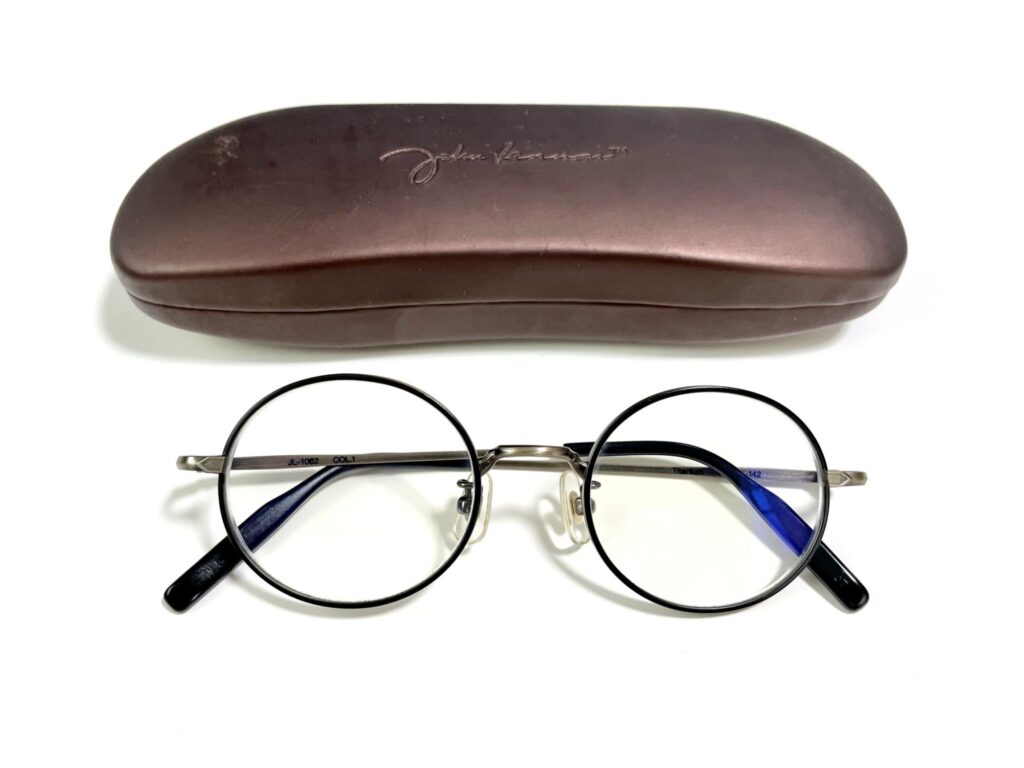 【おしゃれメガネ】3年以上使用しているジョンレノンの丸メガネの ...